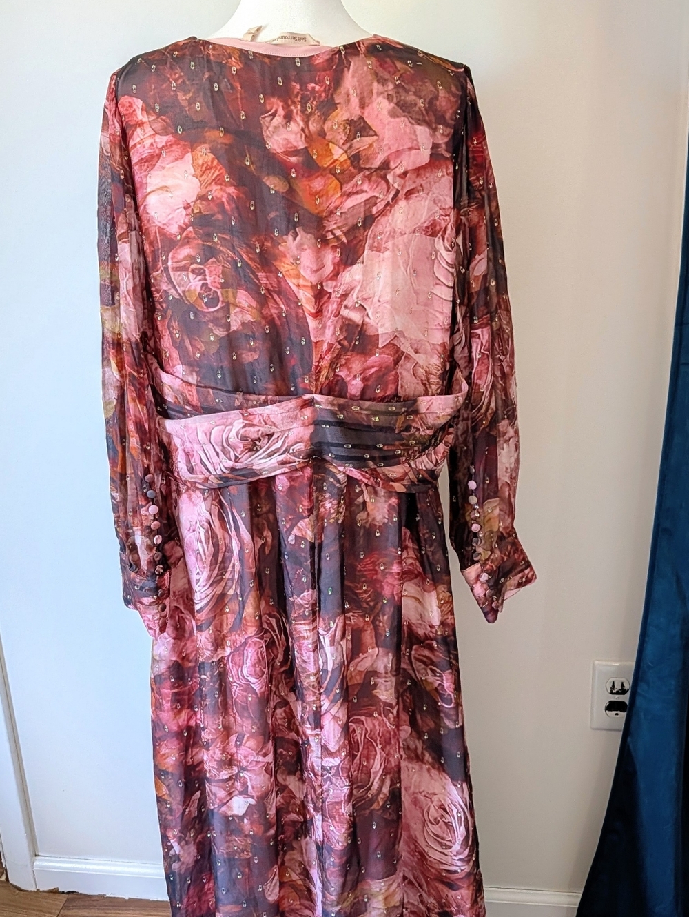 Gorgeous Dress NWT - Picture 3 of 6